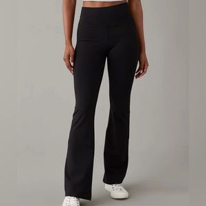 American Eagle The Everything Flare leggings M EUC